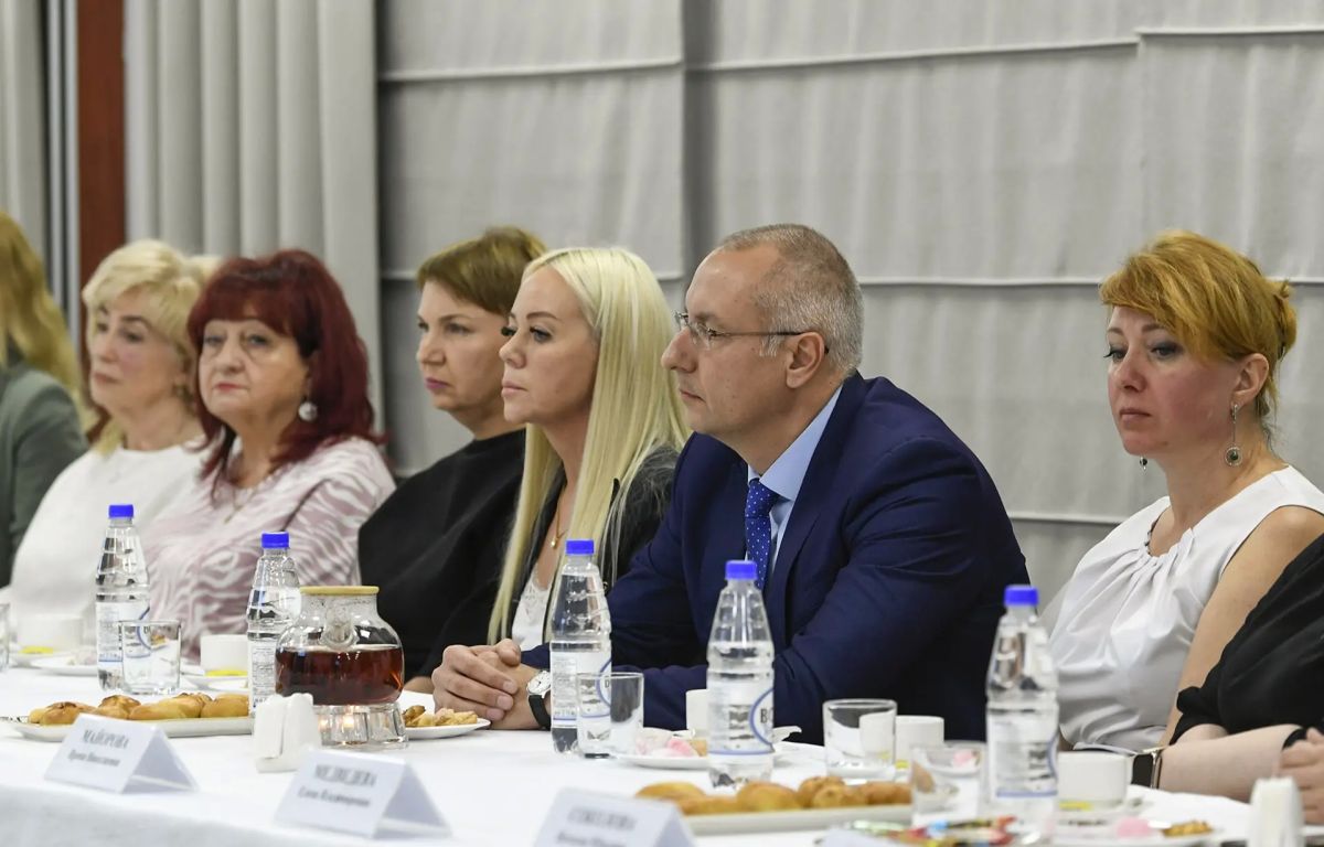 Виталий Королев: Сегодня вместе с депутатом Госдумы РФ, координатором проектов АНО «Евразия» Алёной Аршиновой мы поблагодарили команду медиков нашего проекта «Здоровье Верхневолжья» Виталий Королев: Сегодня вместе с депутатом Госдумы РФ, координатором проектов АНО «Евразия» Алёной Аршиновой мы поблагодарили команду медиков нашего проекта «Здоровье Верхневолжья»