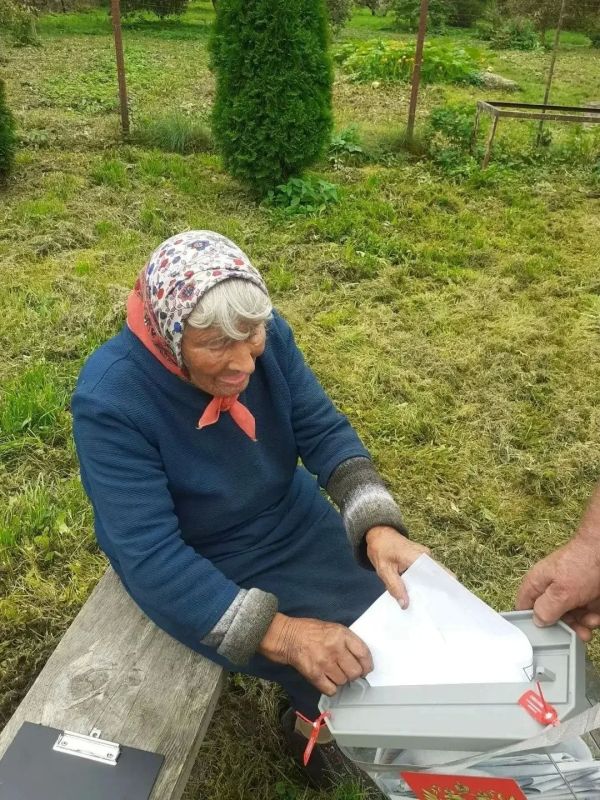 Современные защитники Родины наравне с героями поколения победителей голосуют за будущее Верхневолжья и страны Современные защитники Родины наравне с героями поколения победителей голосуют за будущее Верхневолжья и страны