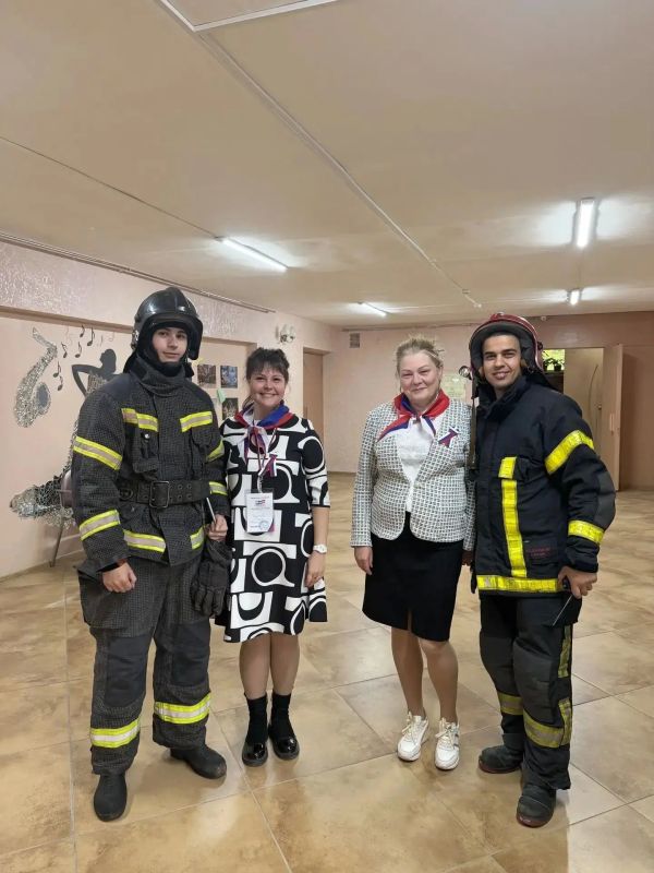 Голосование на выборах в Тверской области продолжается, на избирательных участках много молодежи, в том числе и впервые голосующих избирателей Голосование на выборах в Тверской области продолжается, на избирательных участках много молодежи, в том числе и впервые голосующих избирателей
