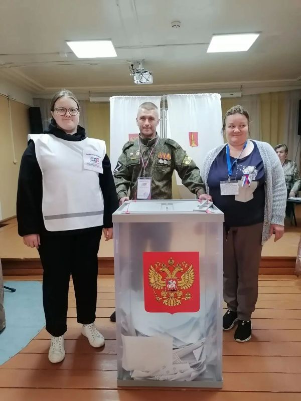 На выборах голосуют наши коллеги На выборах голосуют наши коллеги