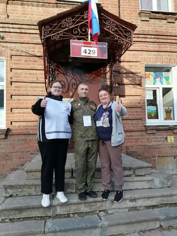 На выборах голосуют наши коллеги На выборах голосуют наши коллеги