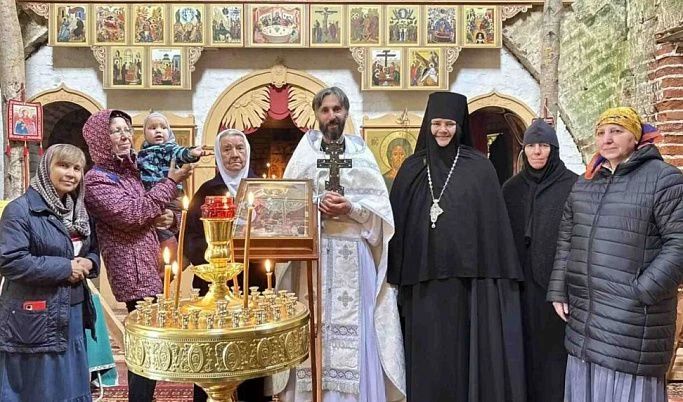 В храме Рождества Богородицы в Кожино прошла Божественная литургия