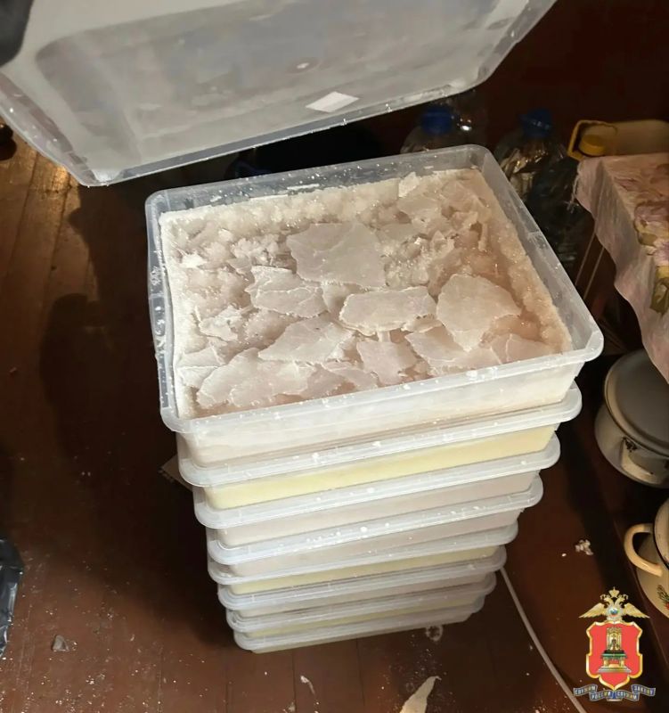 На даче под Тверью сотрудники полиции ликвидировали нарколабораторию и задержали её организатора На даче под Тверью сотрудники полиции ликвидировали нарколабораторию и задержали её организатора
