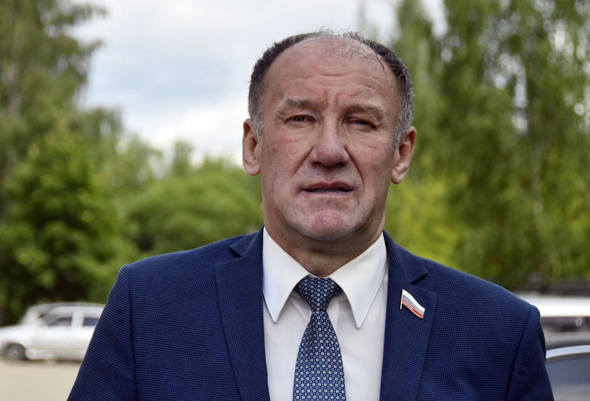 Представляем депутатов Законодательного Собрания Тверской области восьмого созыва, избранных по одномандатным избирательным округам в ходе Единого дня голосования 18-20 сентября 2026 года Представляем депутатов Законодательного Собрания Тверской области восьмого созыва, избранных по одномандатным избирательным округам в ходе Единого дня голосования 18-20 сентября 2026 года