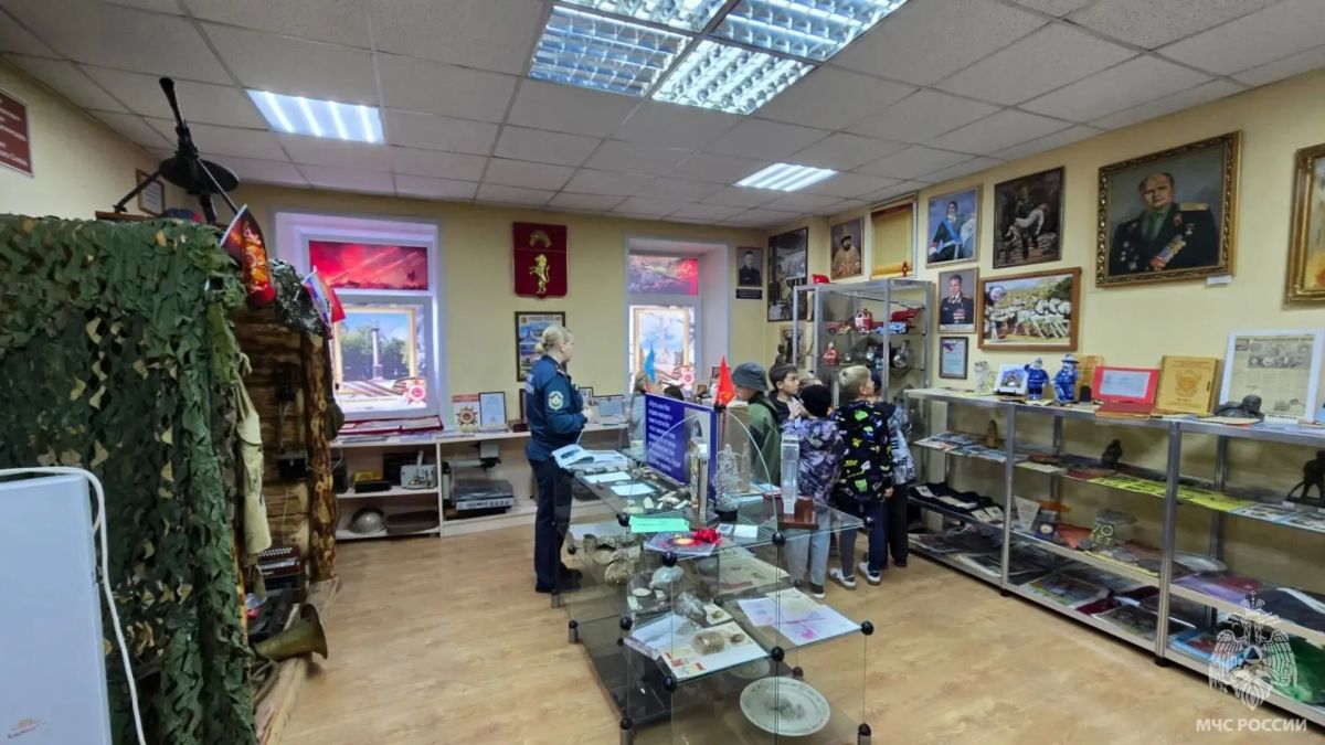 Экскурсия в пожарно-спасательную часть № 12 Экскурсия в пожарно-спасательную часть № 12