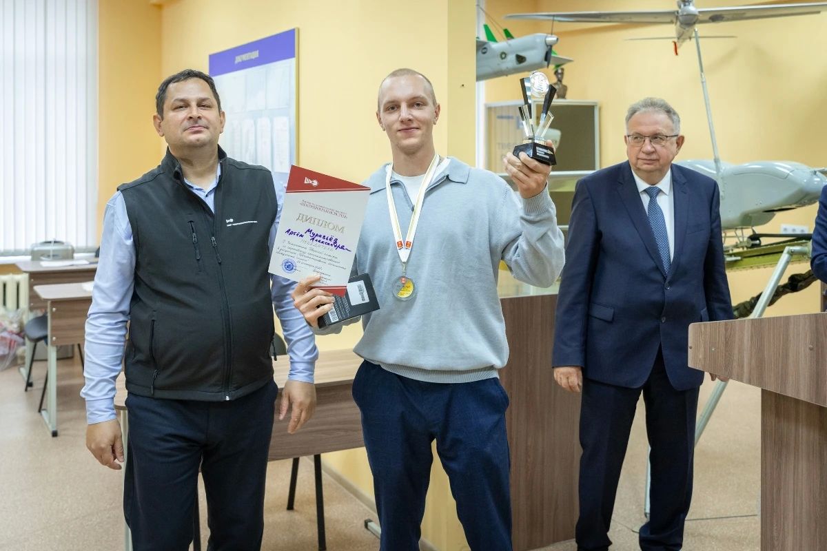 Лучшие в коде: тверские студенты сразились за звание лучших программистов Лучшие в коде: тверские студенты сразились за звание лучших программистов