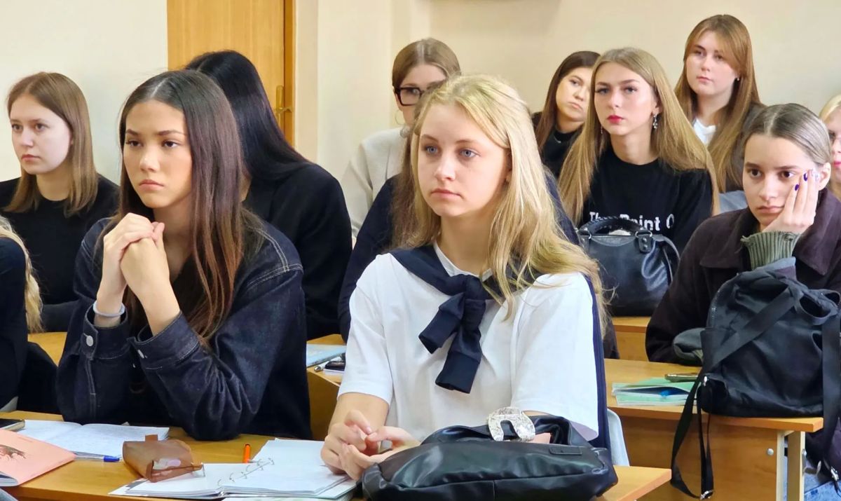 В Твери представитель следственного управления Следственного комитета встретился со студентами университета В Твери представитель следственного управления Следственного комитета встретился со студентами университета