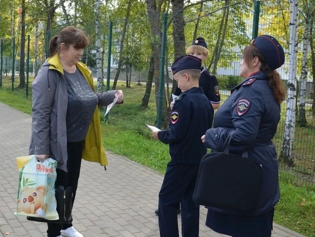 В Удомле кадеты МВД и сотрудники Госавтоинспекции провели акцию «Дорожная азбука» В Удомле кадеты МВД и сотрудники Госавтоинспекции провели акцию «Дорожная азбука»