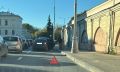 В центре Твери "паровоз" из трех машин заблокировал поворот