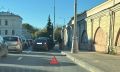 В центре Твери "паровоз" из трех машин заблокировал поворот