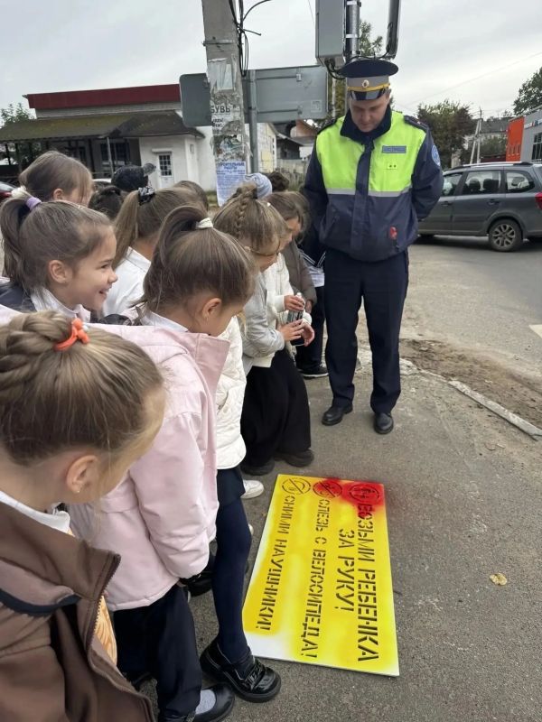 В Кимрском муниципальном округе автоинспекторы и ЮИДовцы провели профилактическую акцию «Говорящий переход» В Кимрском муниципальном округе автоинспекторы и ЮИДовцы провели профилактическую акцию «Говорящий переход»