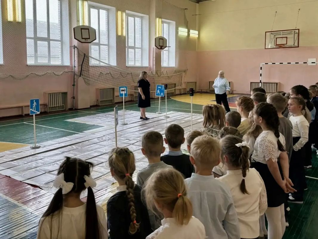 Ржевские автоинспекторы провели для школьников мероприятие «На урок – в автогородок» Ржевские автоинспекторы провели для школьников мероприятие «На урок – в автогородок»