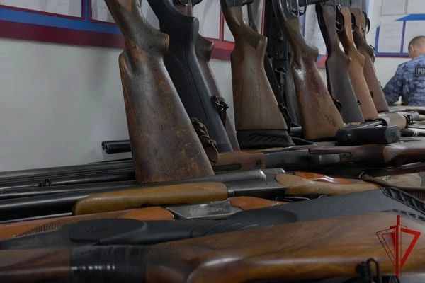 В Твери росгвардейцы передали в зону специальной военной операции свыше 70 единиц гражданского оружия