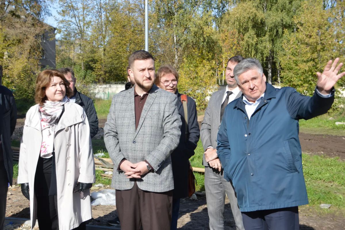 Глава Твери Алексей Огоньков проинспектировал ход работ по капитальному ремонту школ № 20 и № 39 Глава Твери Алексей Огоньков проинспектировал ход работ по капитальному ремонту школ № 20 и № 39