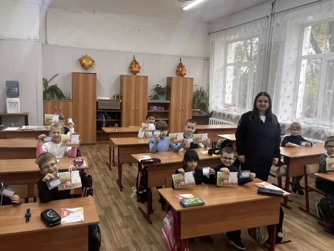 Кимрские автоинспекторы провели профилактические занятия в общеобразовательных организациях на обслуживаемой территории Кимрские автоинспекторы провели профилактические занятия в общеобразовательных организациях на обслуживаемой территории