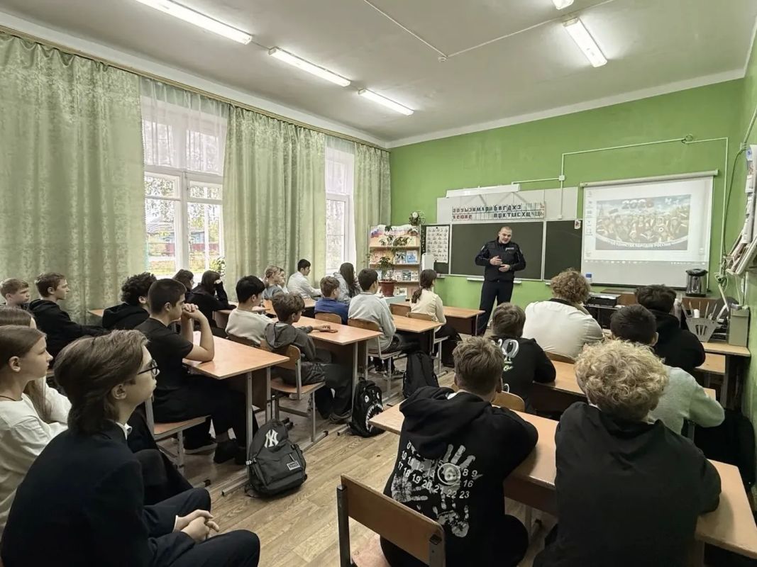 Кимрские автоинспекторы провели профилактические занятия в общеобразовательных организациях на обслуживаемой территории Кимрские автоинспекторы провели профилактические занятия в общеобразовательных организациях на обслуживаемой территории