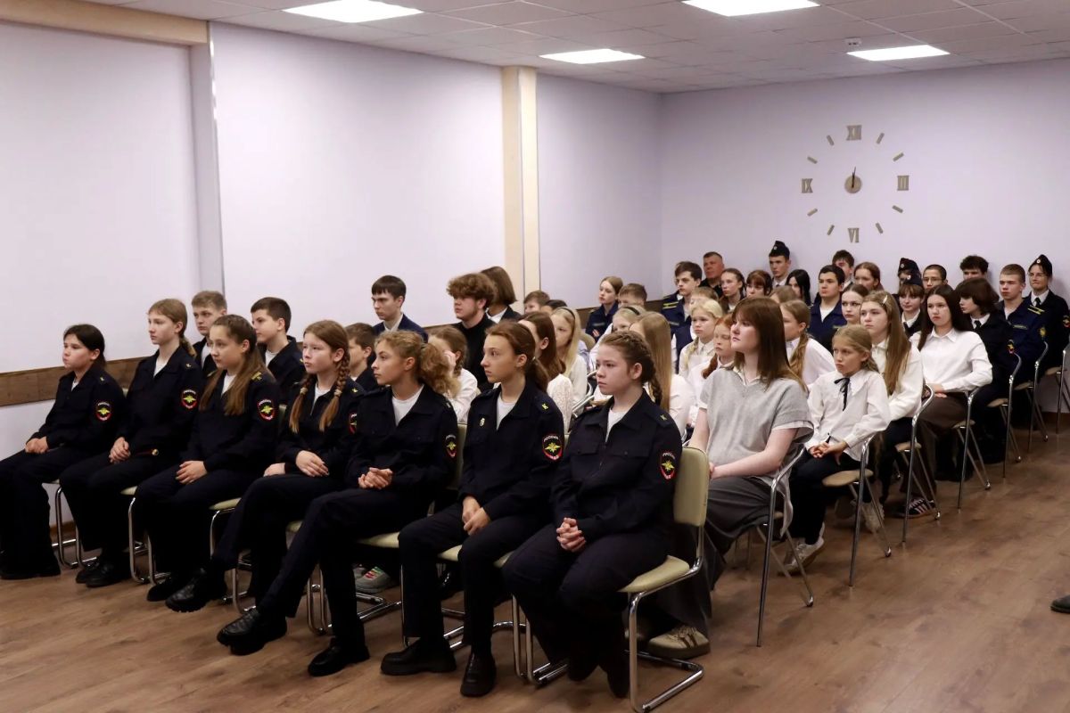 В эти минуты в пресс-центре «ГТРК Тверь» проходит специальный показ фильма «Шагнувшая в бессмертие: Паша Савельева»