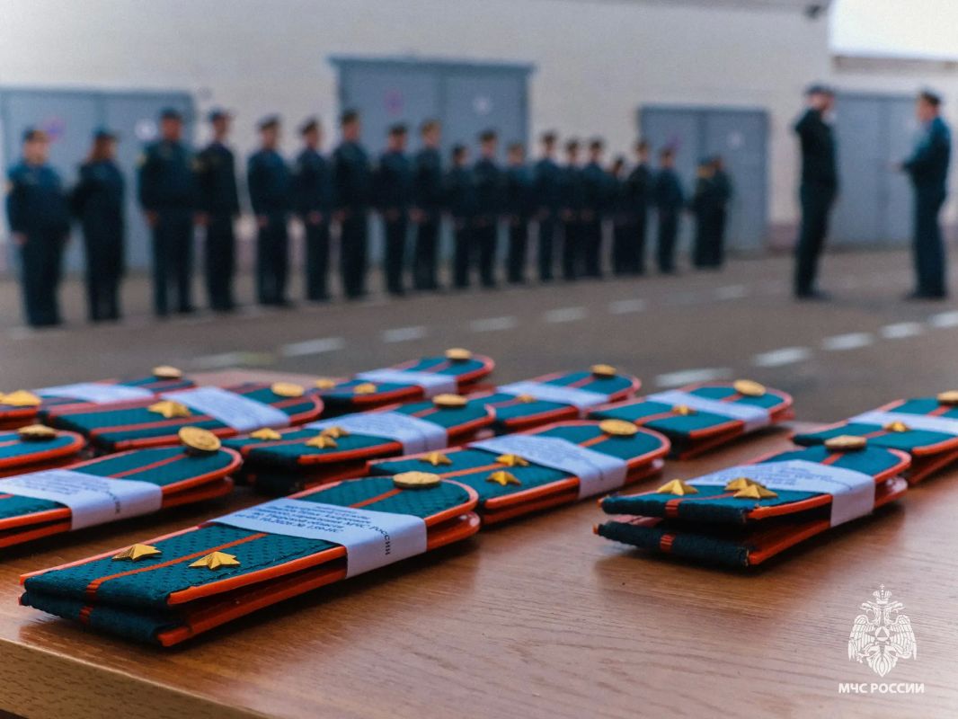 В Главном управлении МЧС России по Тверской области прошло торжественное построение
