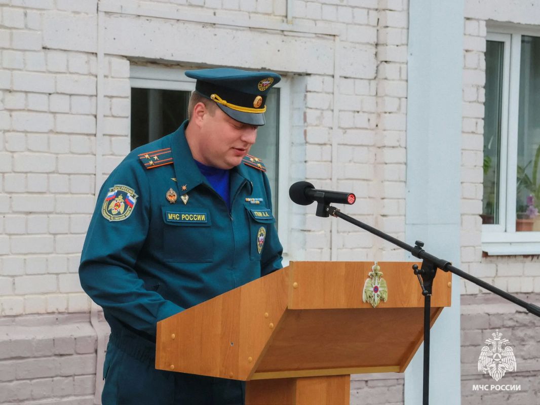 В Главном управлении МЧС России по Тверской области прошло торжественное построение В Главном управлении МЧС России по Тверской области прошло торжественное построение