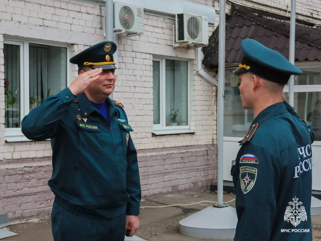 В Главном управлении МЧС России по Тверской области прошло торжественное построение В Главном управлении МЧС России по Тверской области прошло торжественное построение