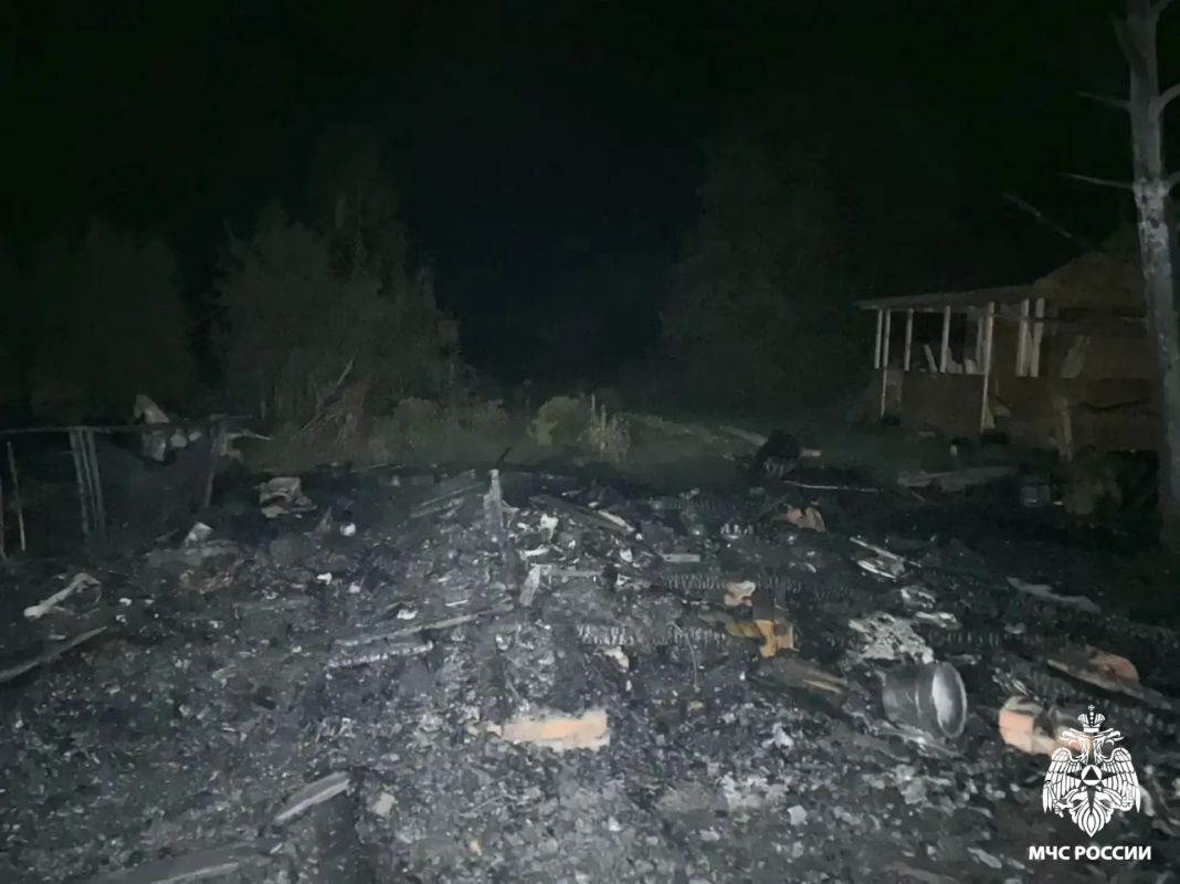 Гибель на пожаре. Вчера вечером произошло возгорание дачного дома в деревне Кузьминка Зубцовского МО. По прибытии подразделений 31 и 71 ПСЧ наблюдалось открытое горение строения
