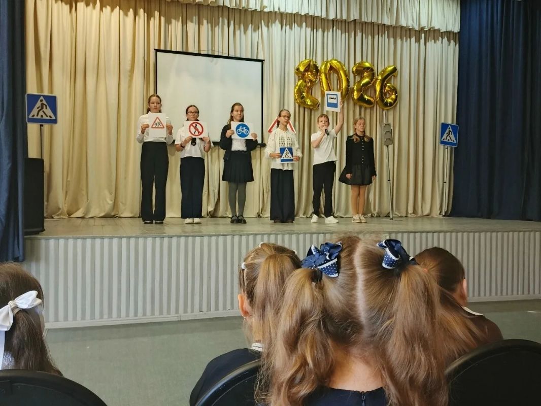 Сотрудники Госавтоинспекции города Кимры провели традиционные праздничные мероприятия «Посвящение в пешеходы» Сотрудники Госавтоинспекции города Кимры провели традиционные праздничные мероприятия «Посвящение в пешеходы»
