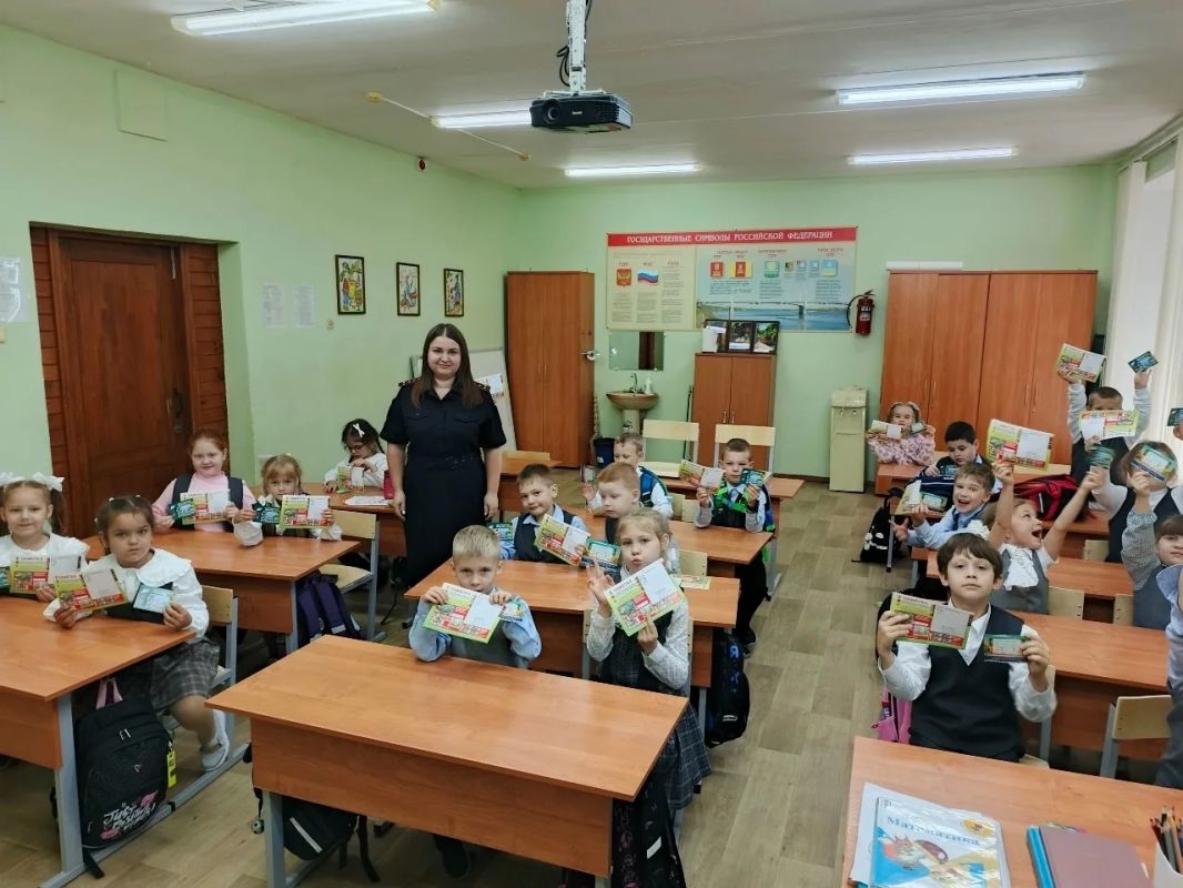 Сотрудники Госавтоинспекции города Кимры провели традиционные праздничные мероприятия «Посвящение в пешеходы» Сотрудники Госавтоинспекции города Кимры провели традиционные праздничные мероприятия «Посвящение в пешеходы»