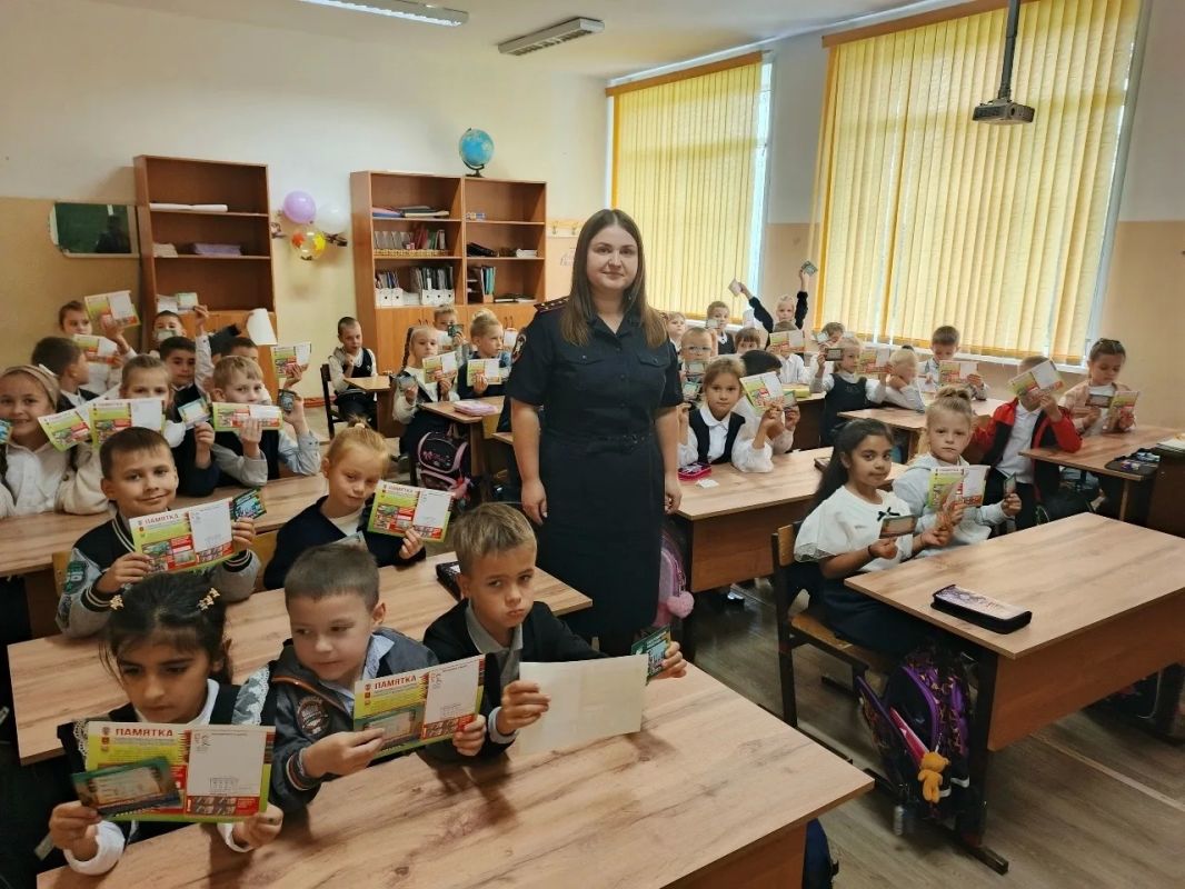 Сотрудники Госавтоинспекции города Кимры провели традиционные праздничные мероприятия «Посвящение в пешеходы»