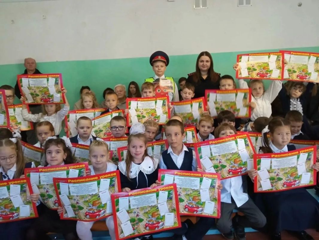 Сотрудники Госавтоинспекции города Кимры провели традиционные праздничные мероприятия «Посвящение в пешеходы» Сотрудники Госавтоинспекции города Кимры провели традиционные праздничные мероприятия «Посвящение в пешеходы»