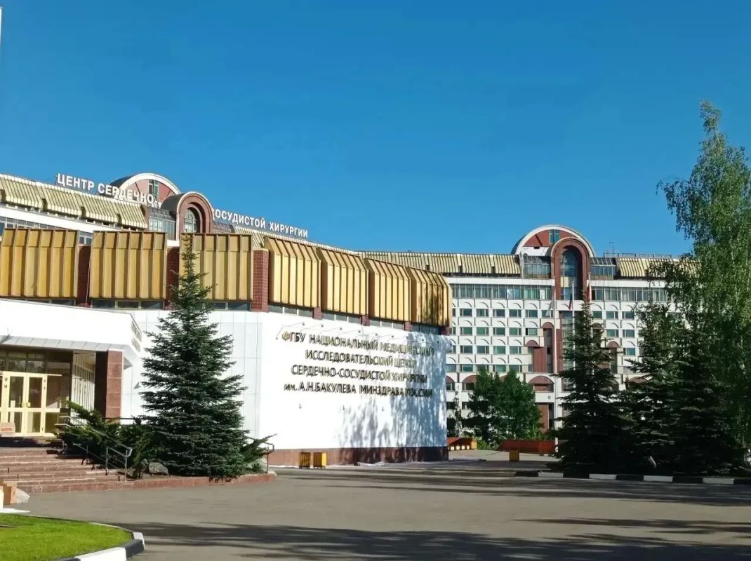 Виталий Королев: В августе и сентябре свыше 520 жителей Верхневолжья получили консультации ведущих кардиологов и кардиохирургов страны: не выезжая за пределы родного региона, они прошли обследования у специалистов...