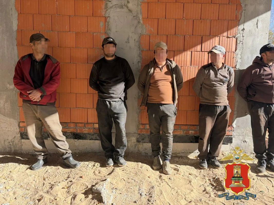 В коттеджном поселке Конаковского округа полицейские провели массовую проверку соблюдения миграционного законодательства В коттеджном поселке Конаковского округа полицейские провели массовую проверку соблюдения миграционного законодательства