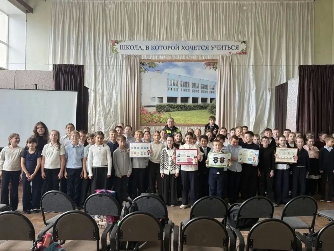 Конаковские автоинспекторы провели профилактическое занятие для учащихся четвёртых классов МБОУ СОШ № 8 Конаковские автоинспекторы провели профилактическое занятие для учащихся четвёртых классов МБОУ СОШ № 8