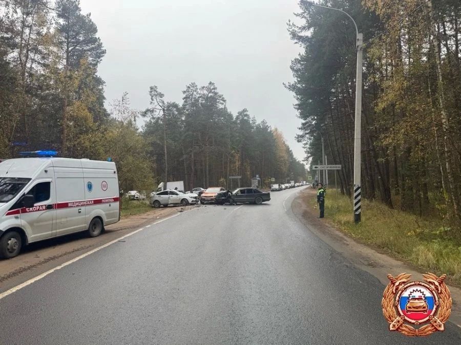 В Твери два человека пострадали в ДТП с тремя авто В Твери два человека пострадали в ДТП с тремя авто