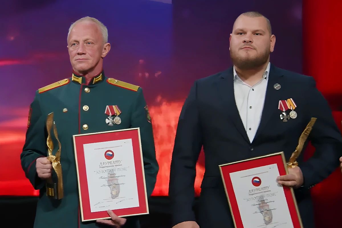 Артем Кожухов стал лауреатом национальной премии «Золотой пояс» Артем Кожухов стал лауреатом национальной премии «Золотой пояс»
