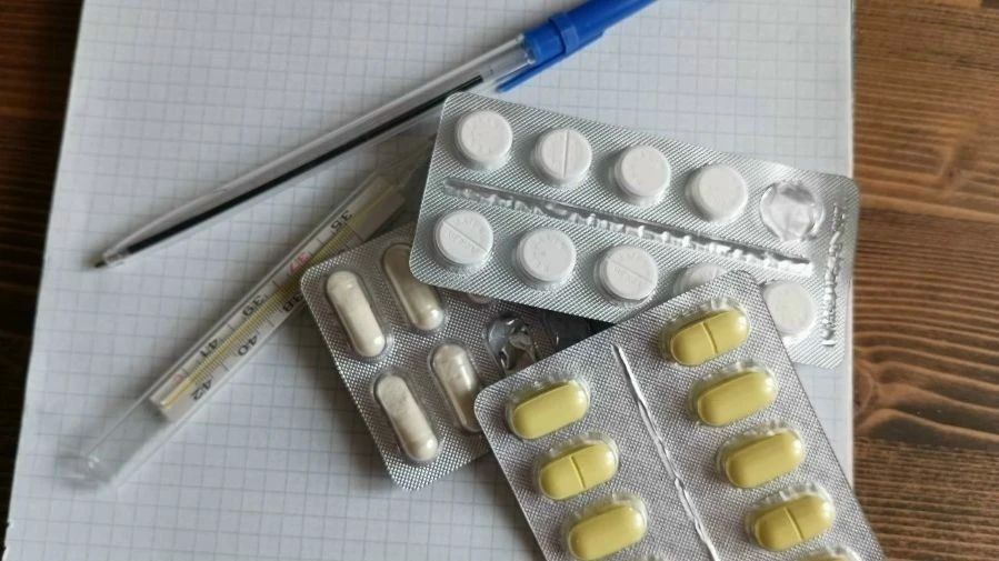 Депутат предложил выдавать месячный запас лекарств при выписке из больниц