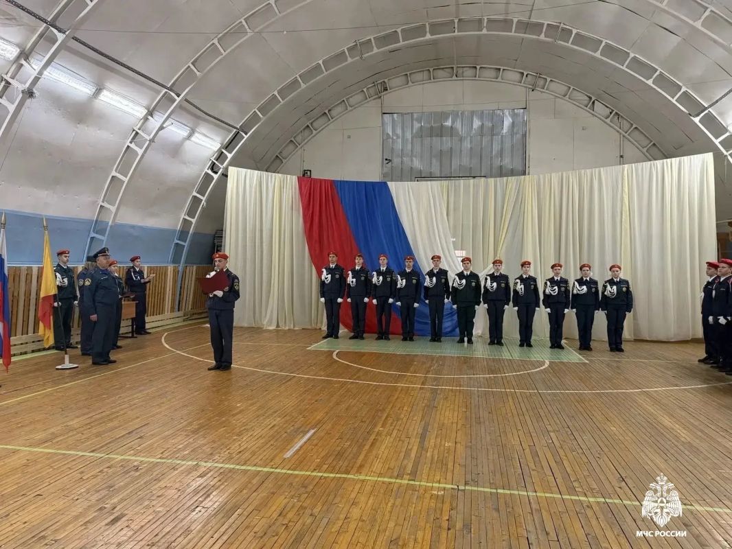 Посвящение в кадеты МЧС России Посвящение в кадеты МЧС России