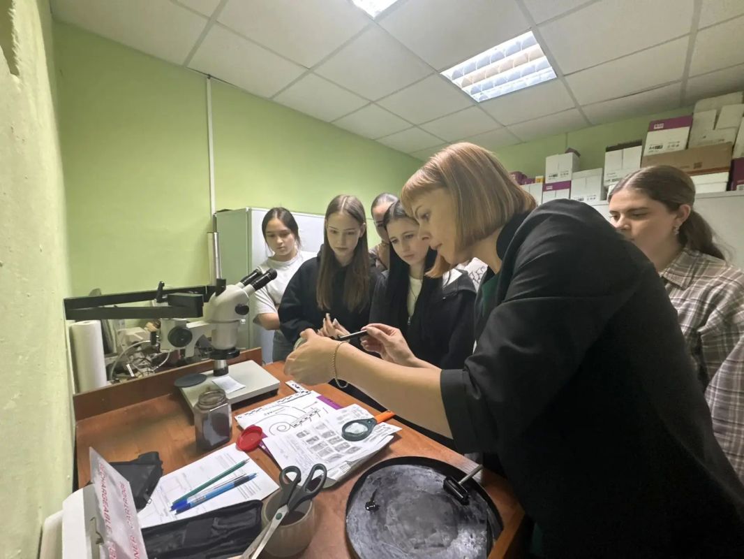 Конаковские школьники и студенты побывали на экскурсии в отделе полиции Конаковские школьники и студенты побывали на экскурсии в отделе полиции