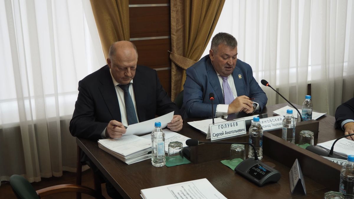 На заседании комитета по государственному устройству и местному самоуправлению, которое состоялось 26 октября под председательством Александра Клиновского, рассмотрено десять вопросов На заседании комитета по государственному устройству и местному самоуправлению, которое состоялось 26 октября под председательством Александра Клиновского, рассмотрено десять вопросов