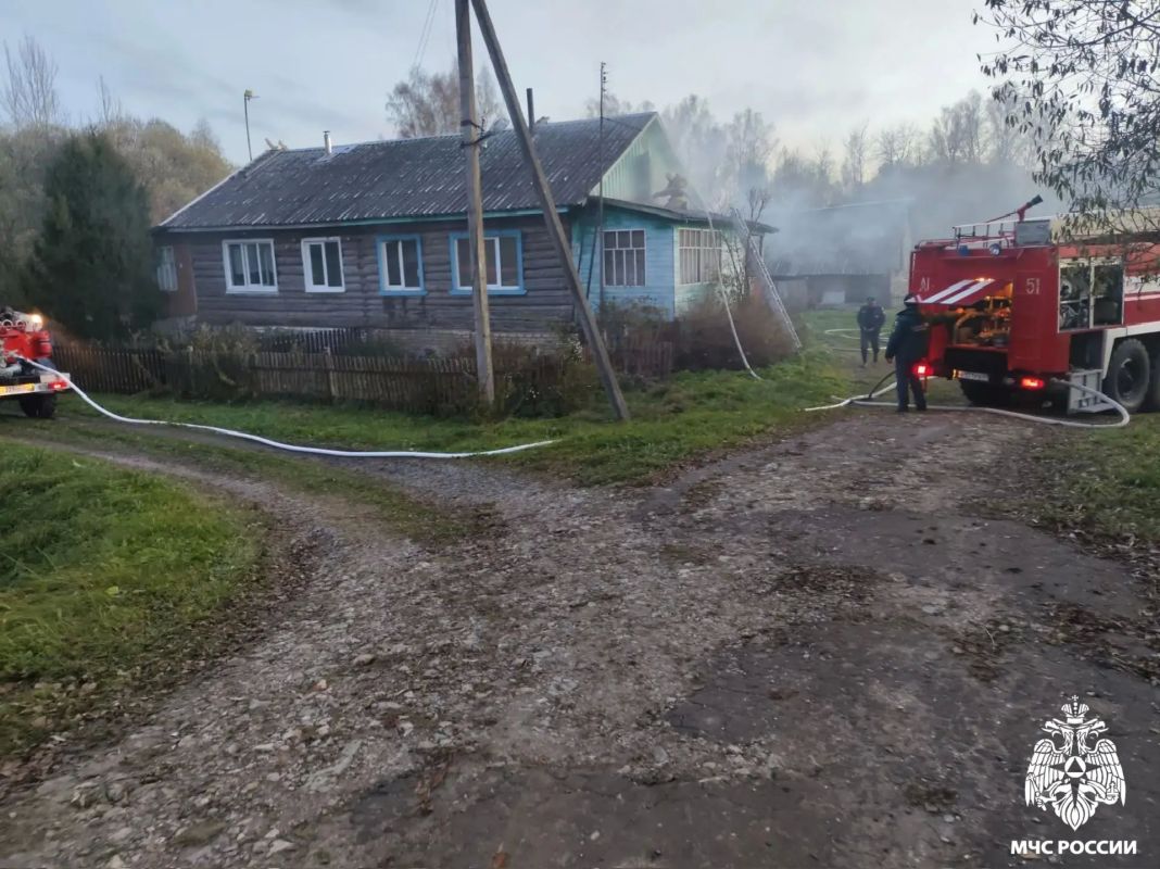 Отстояли жилой дом. Вчера в деревни Вепрь Сонковского МО произошло возгорание жилого дома на две квартиры Отстояли жилой дом. Вчера в деревни Вепрь Сонковского МО произошло возгорание жилого дома на две квартиры