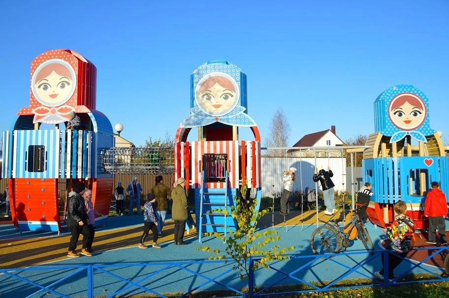 В тверском микрорайоне открыли еще одну современную игровую площадку В тверском микрорайоне открыли еще одну современную игровую площадку