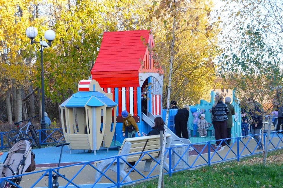 В тверском микрорайоне открыли еще одну современную игровую площадку В тверском микрорайоне открыли еще одну современную игровую площадку