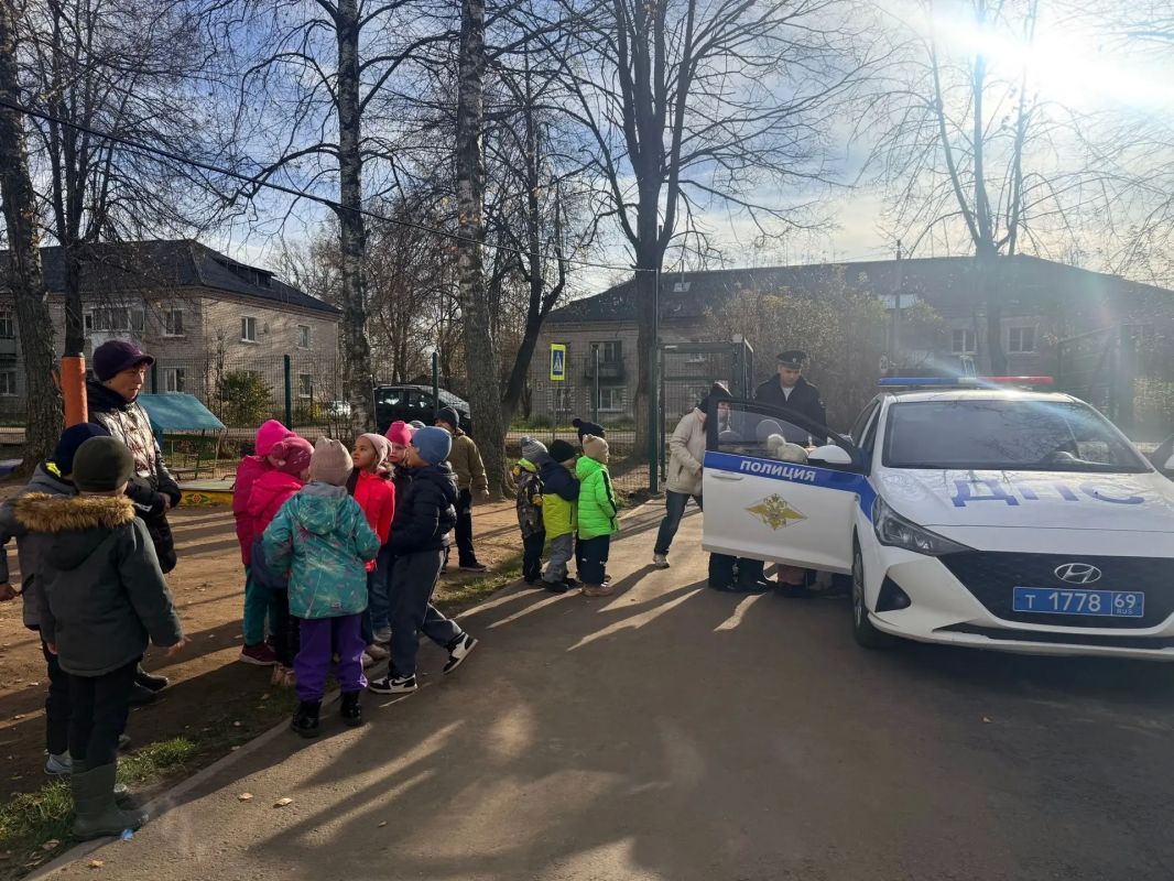 В Калининском муниципальном округе прошло профилактическое мероприятие «Стань ярче» В Калининском муниципальном округе прошло профилактическое мероприятие «Стань ярче»