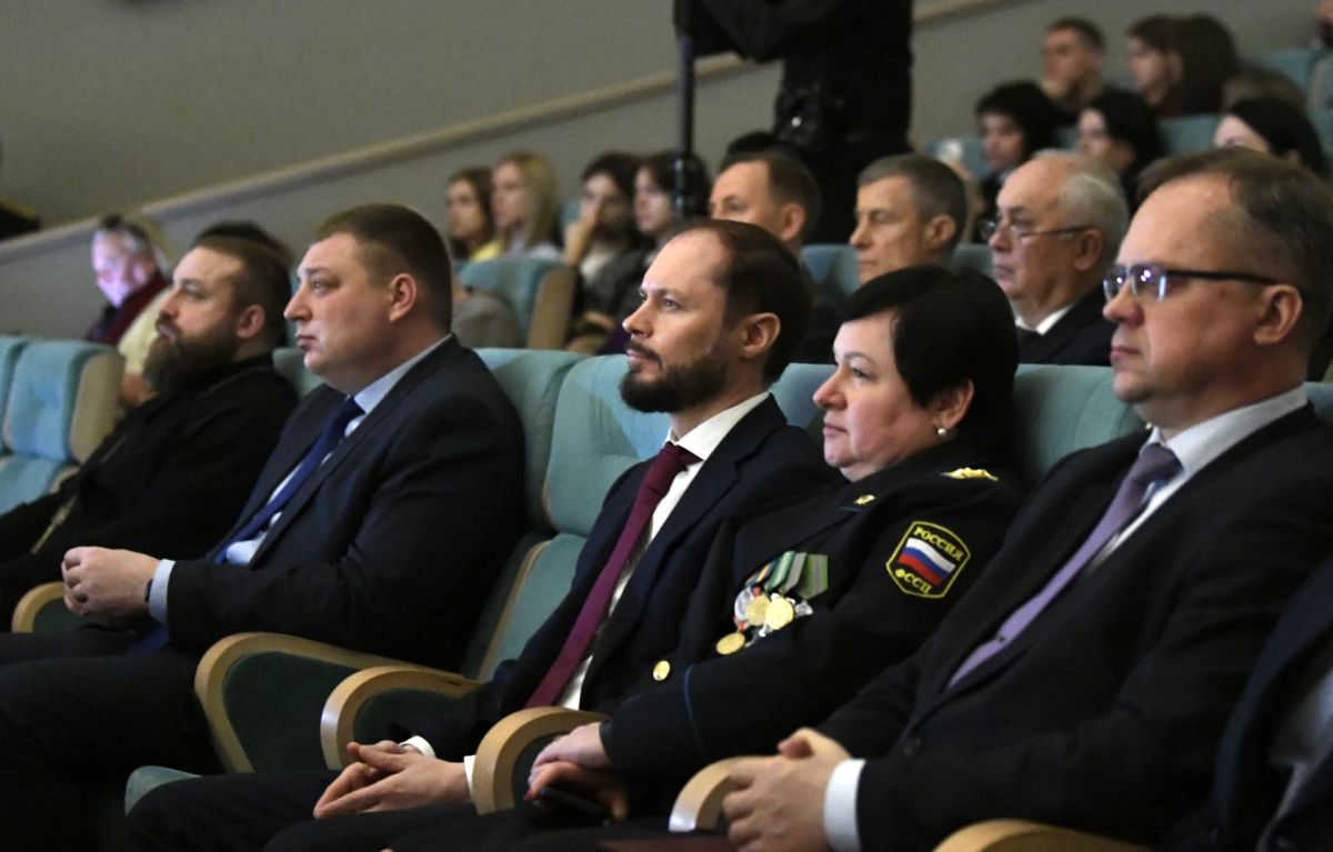 Виталий Королев: Поздравил сотрудников и ветеранов службы судебных приставов Тверской области с предстоящим профессиональным праздником Виталий Королев: Поздравил сотрудников и ветеранов службы судебных приставов Тверской области с предстоящим профессиональным праздником